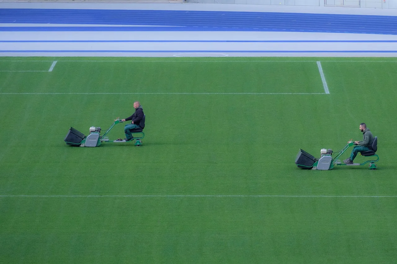 lawn, football, lawn care, lawn mower, green, sports, stadium, lawn care, lawn care, lawn care, lawn care, lawn care, lawn mower, lawn mower, lawn mower, lawn mower, lawn mower. Lawn care companies rated on what actually matters