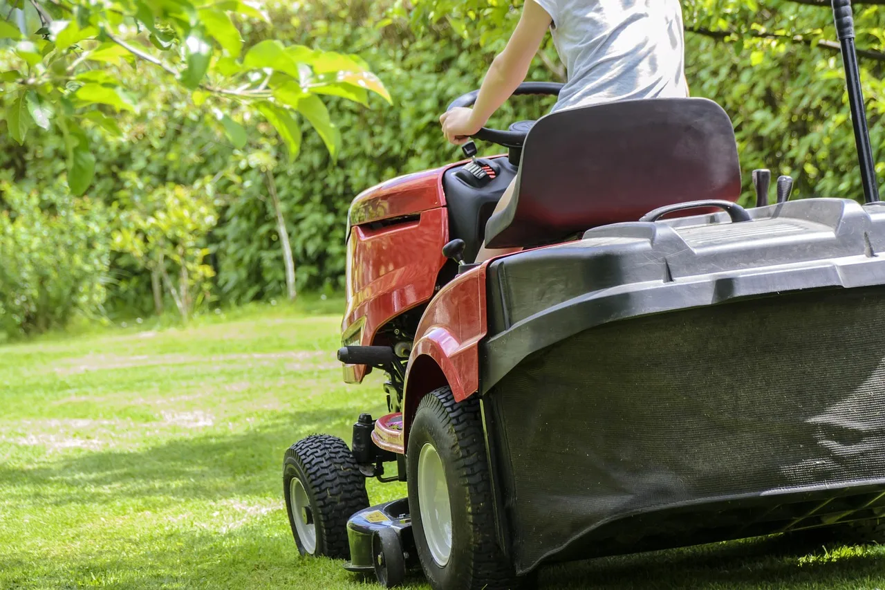 mowing the grass, gardening, lawn, garden, care, lawnmower, tractor, woman mowing, green, summer, relaxation, automation, machine, nature, garden accessories, hobby, grass. Reliable lawn care staff: five scored interview questions