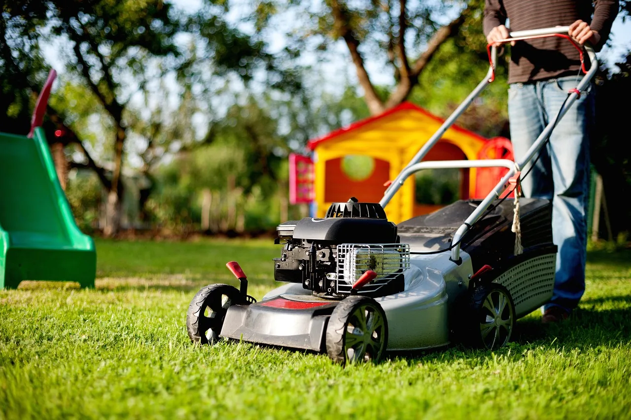 lawn mower, cut the lawn, lawn, mow, man, green, nature, person, human, masculine, abstract, bizarre, allotment garden, garden, to dye, multicoloured, gasoline engine. Lawn Care Customer Acquisition: Track and Test Leads