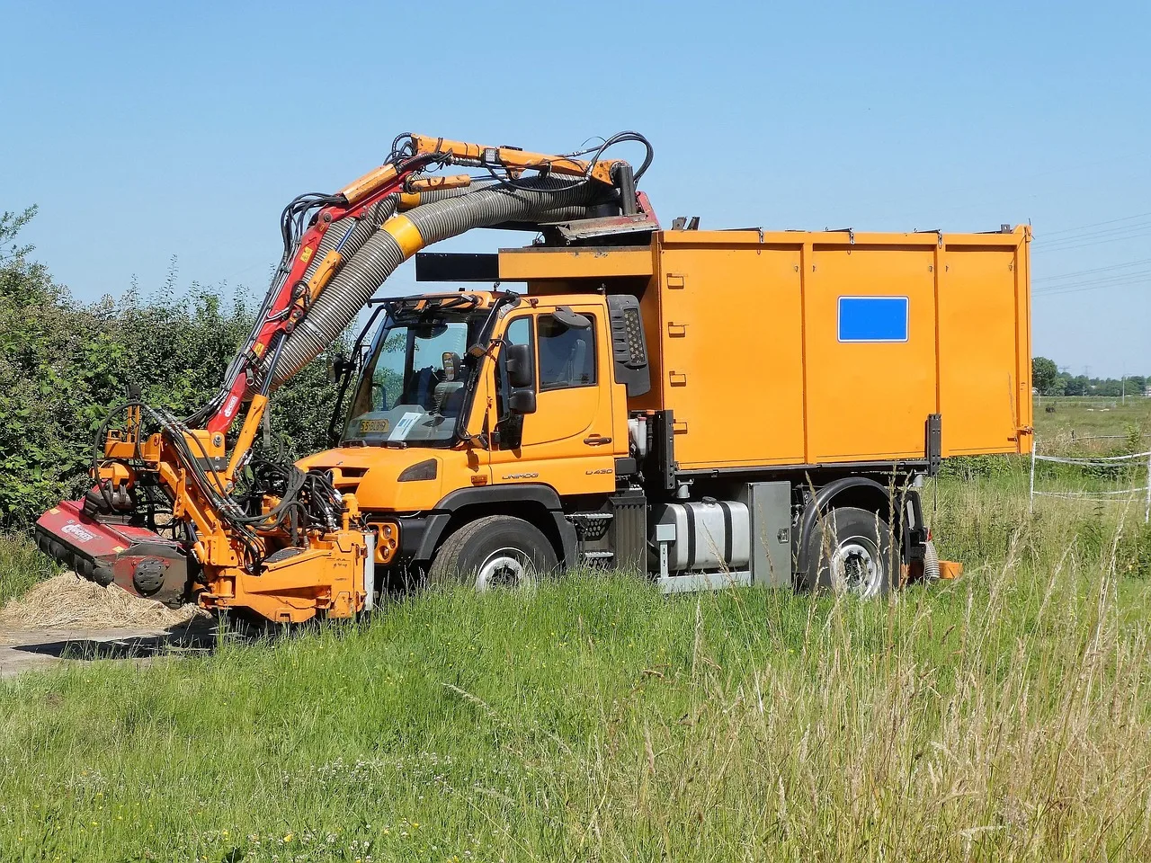 lawn mower, truck, vehicle, machine, piston, work vehicle, countryside, landscape. Texas and Ohio mowing route pricing compared, fuel, labor and season length