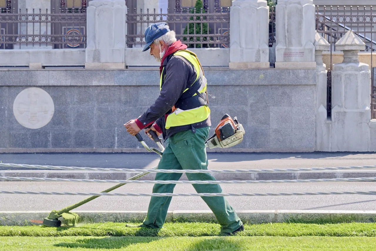 man, worker, costume, protection, mowing, grass, car, motor, nature, device, technology, the street, building, urban, town, car wallpapers, activity, service, maintenance. Municipal and parks mowing contracts in US cities, how small firms bid